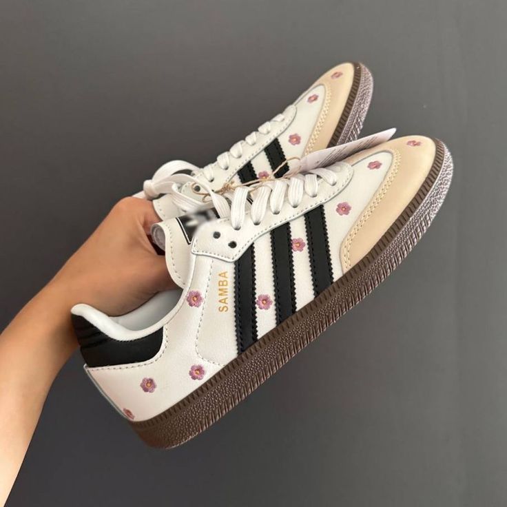 Adidas samba flowers 🌸