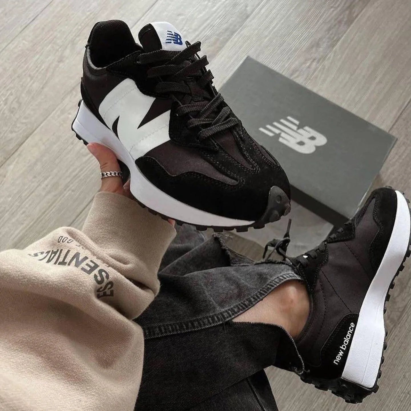 NEW BALANCE 327 NOIR
