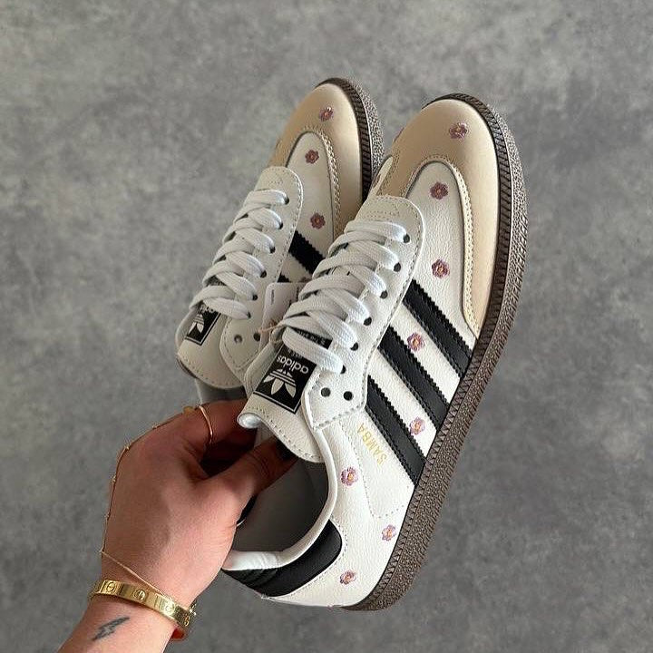 Adidas samba flowers 🌸