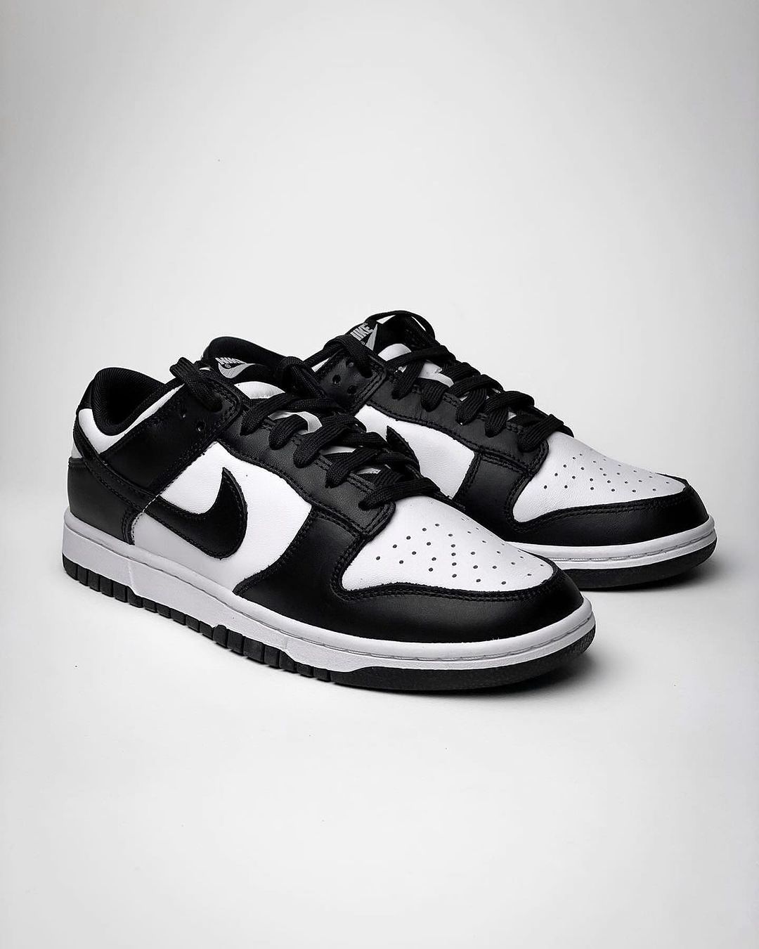 NIKE DUNK SB LOW panda