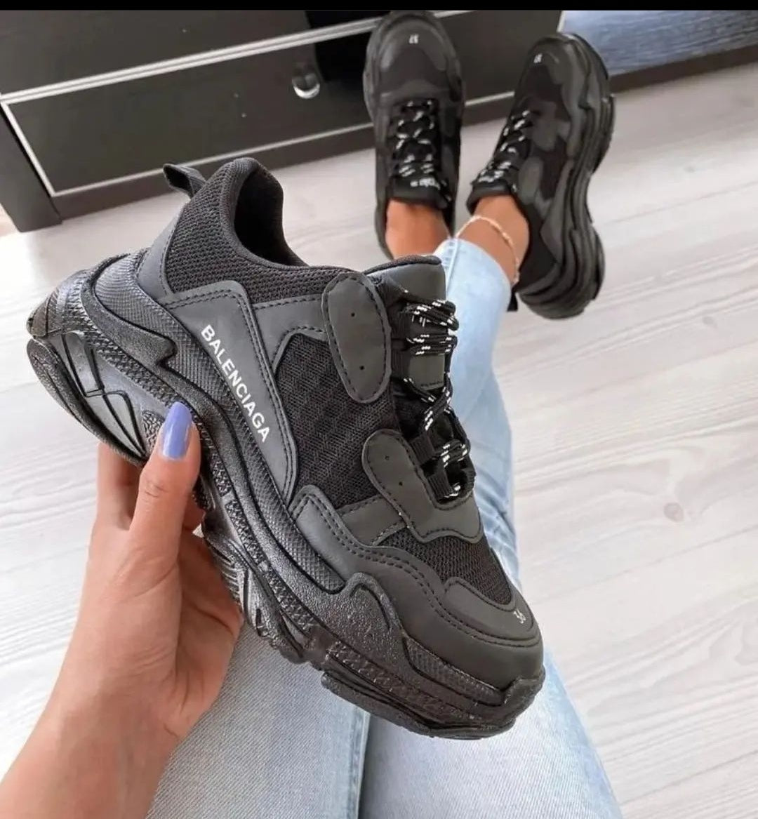 BALENCIAGA TRIPLE S