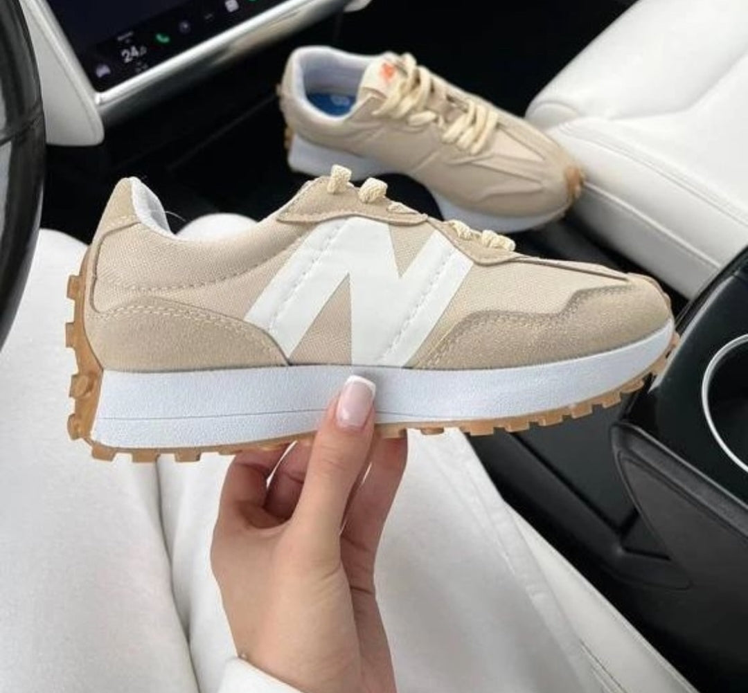 New Balance 327 beige