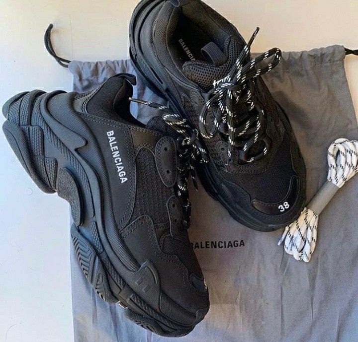 Balenciaga triple s Black