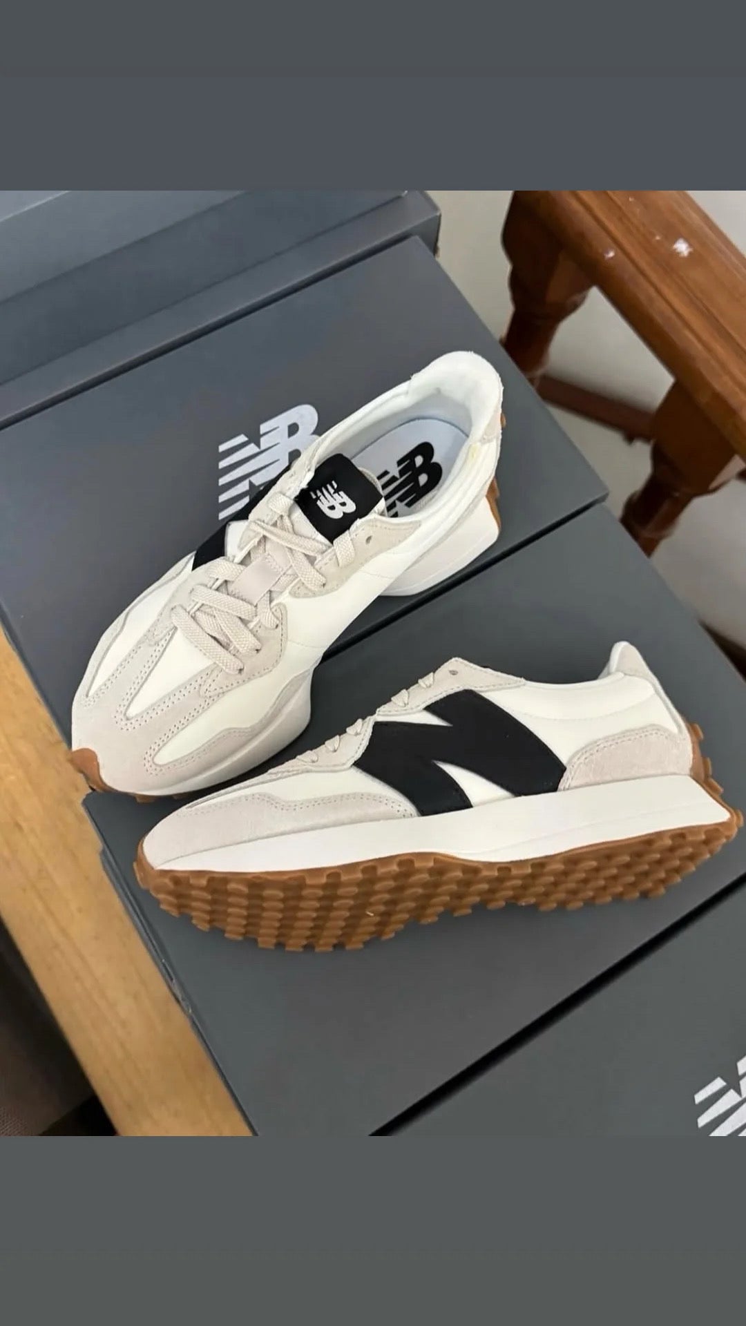 New Balance 327 beige noir