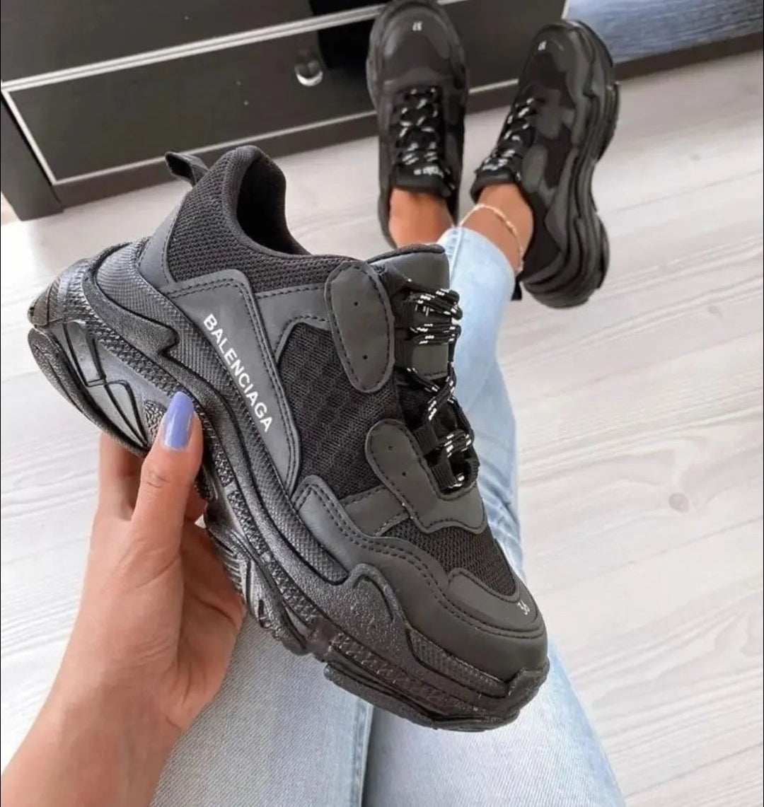 Balenciaga triple s Black