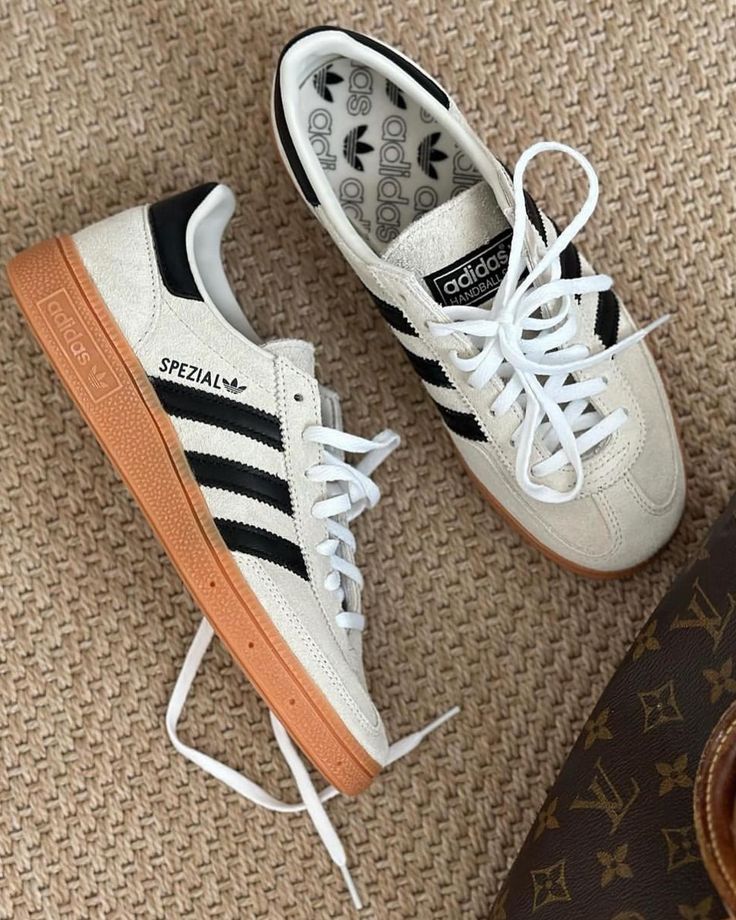 Adidas spezial handball aluminium 🤎🖤🤍