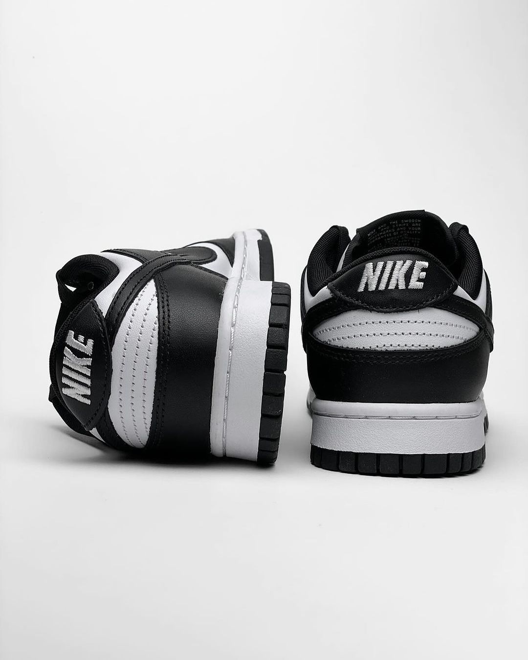 NIKE DUNK SB LOW panda