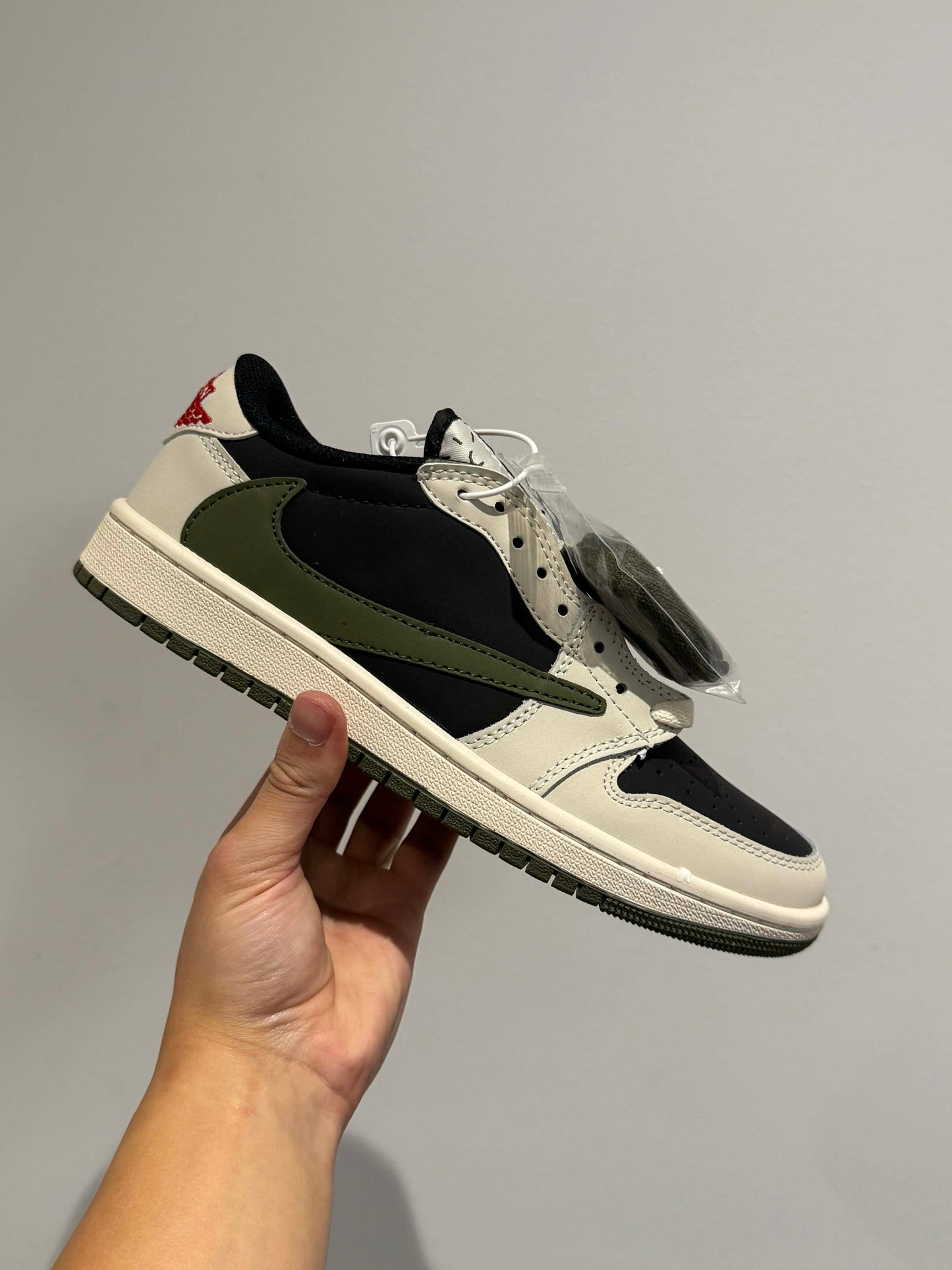 Nike Travis scoot olive