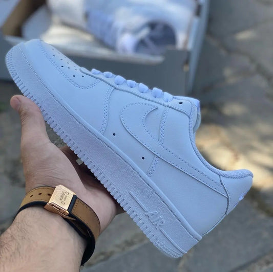 AIR FORCE 1 TRIPLE WHITE