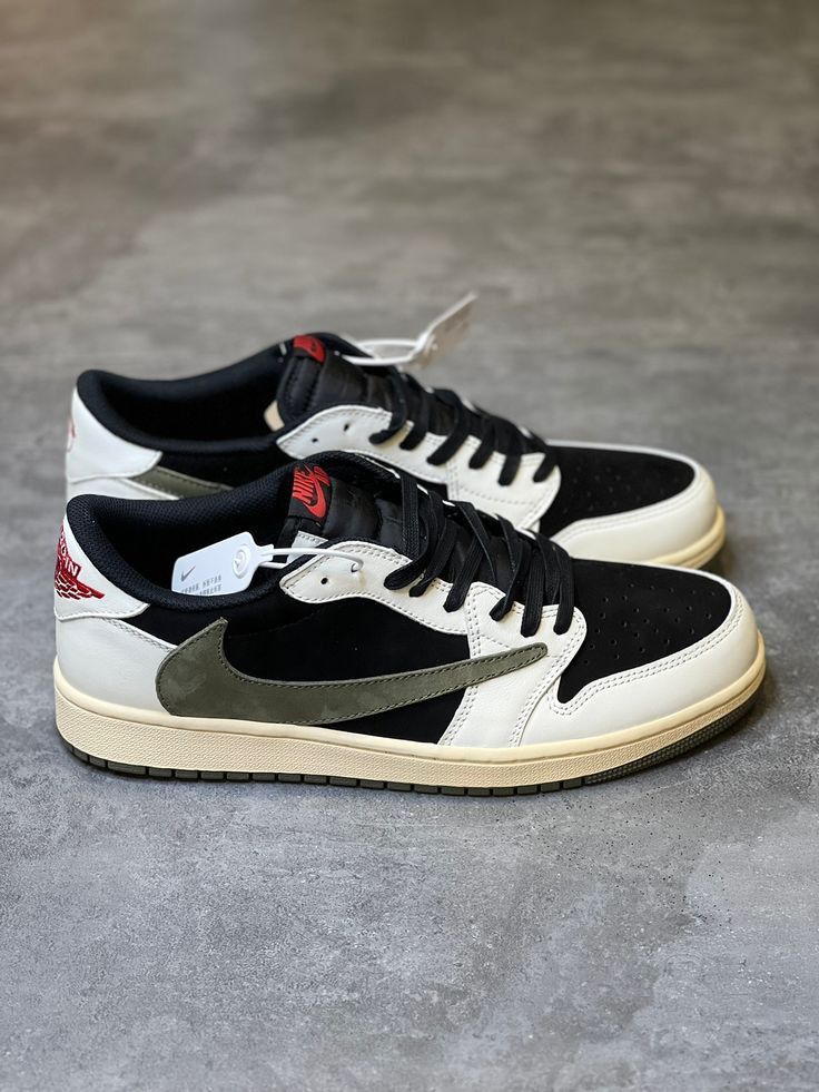 Nike Travis scoot olive