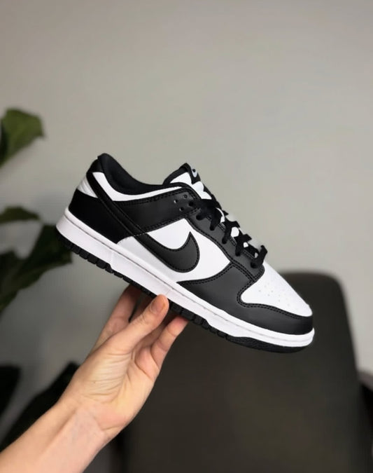 NIKE DUNK SB LOW PANDA